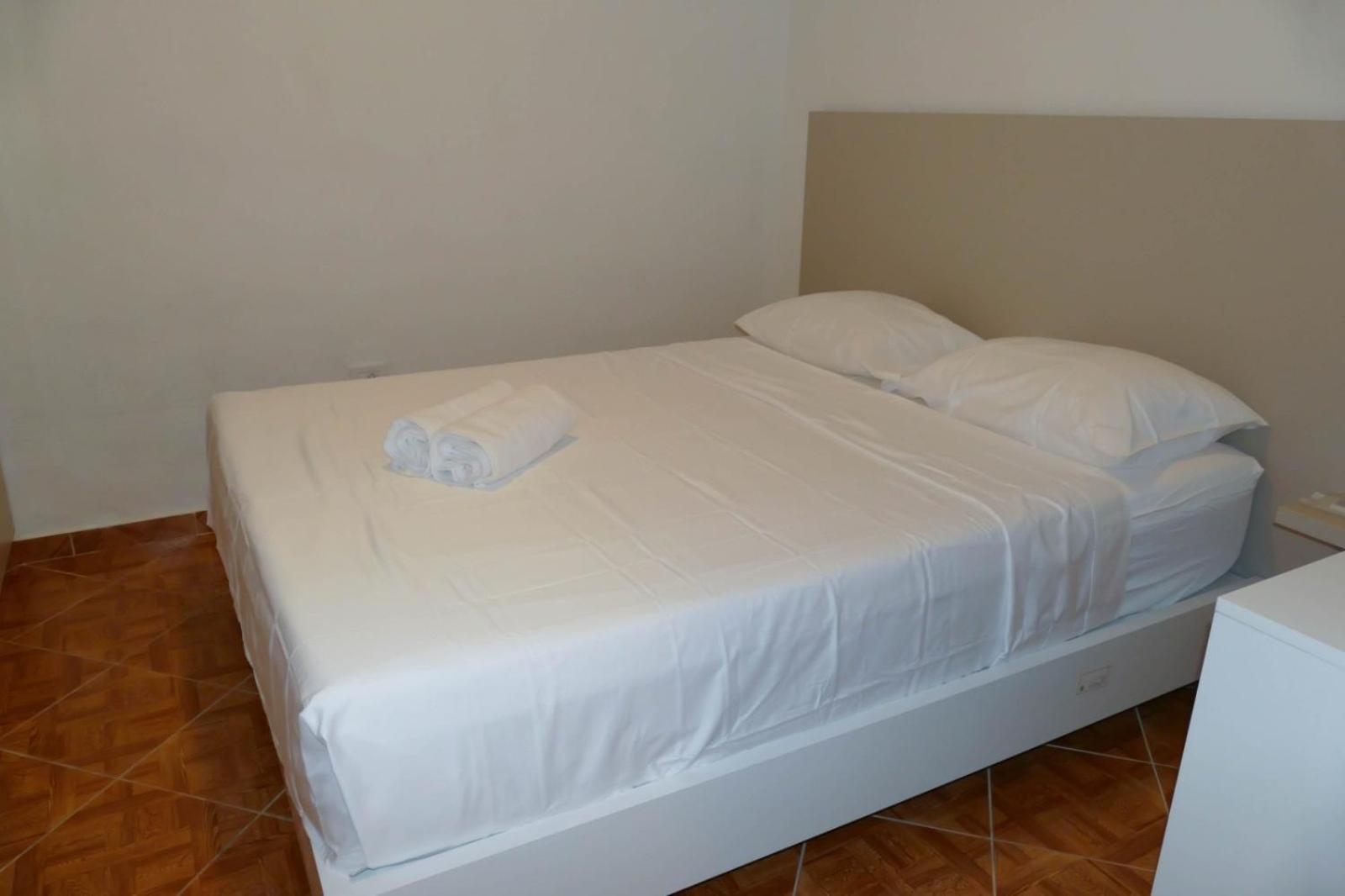 Buzuku House Hotel อุลซิน ภายนอก รูปภาพ